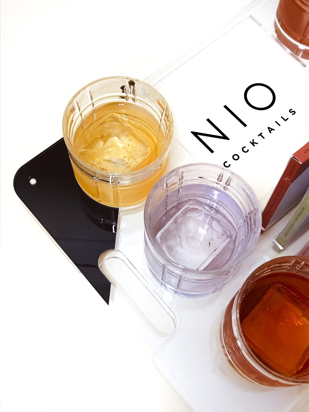 EXPERIENCE BAR CABINET: the NIO Cocktails tray